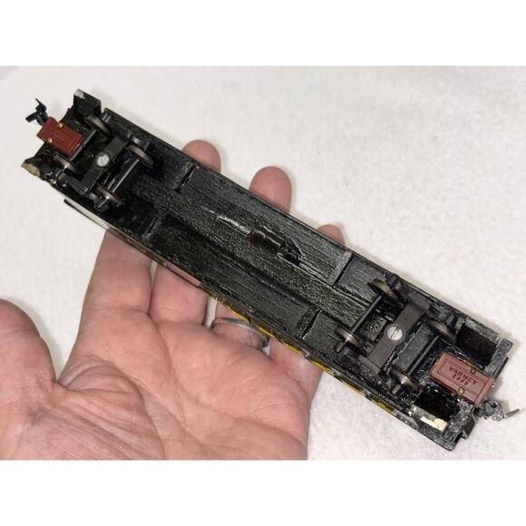 HO Scale Northern Valley Line Caboose #X Green Painted Freight Train - Picture 10 of 11